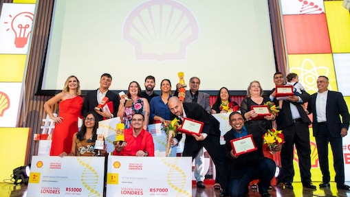 Na foto, os vencedores da edição 2019 do Prêmio Shell de Educação Científica no Rio de Janeiro, durante a cerimônia de premiação no Museu do Amanhã