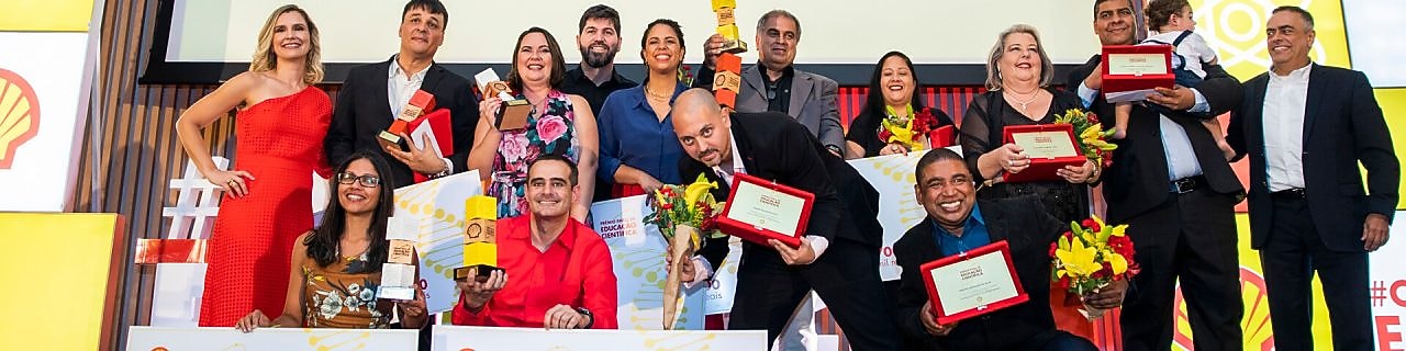 Na foto, os vencedores da edição 2019 do Prêmio Shell de Educação Científica no Rio de Janeiro, durante a cerimônia de premiação no Museu do Amanhã